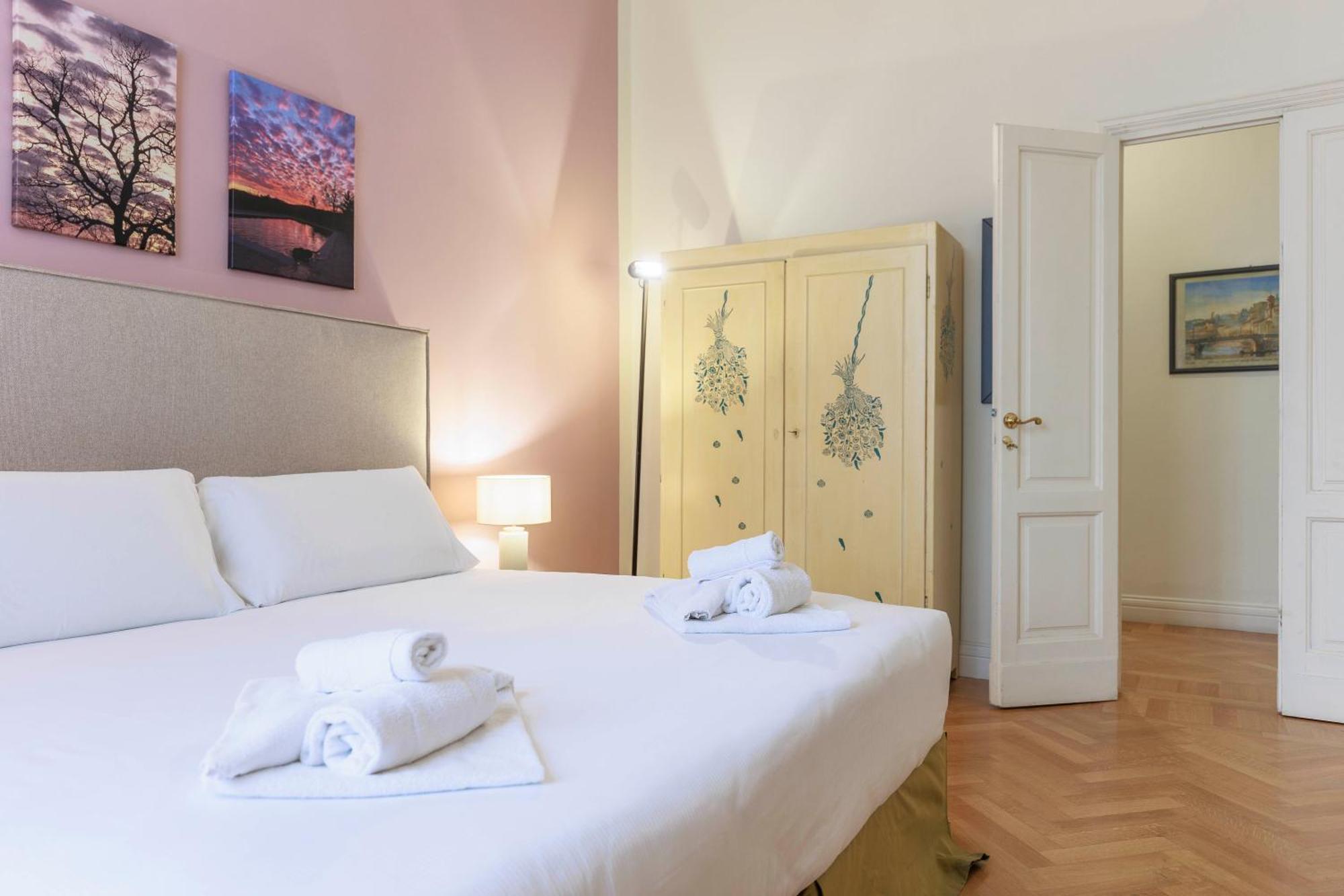 Huge With Private Garden Apartamento Florencia