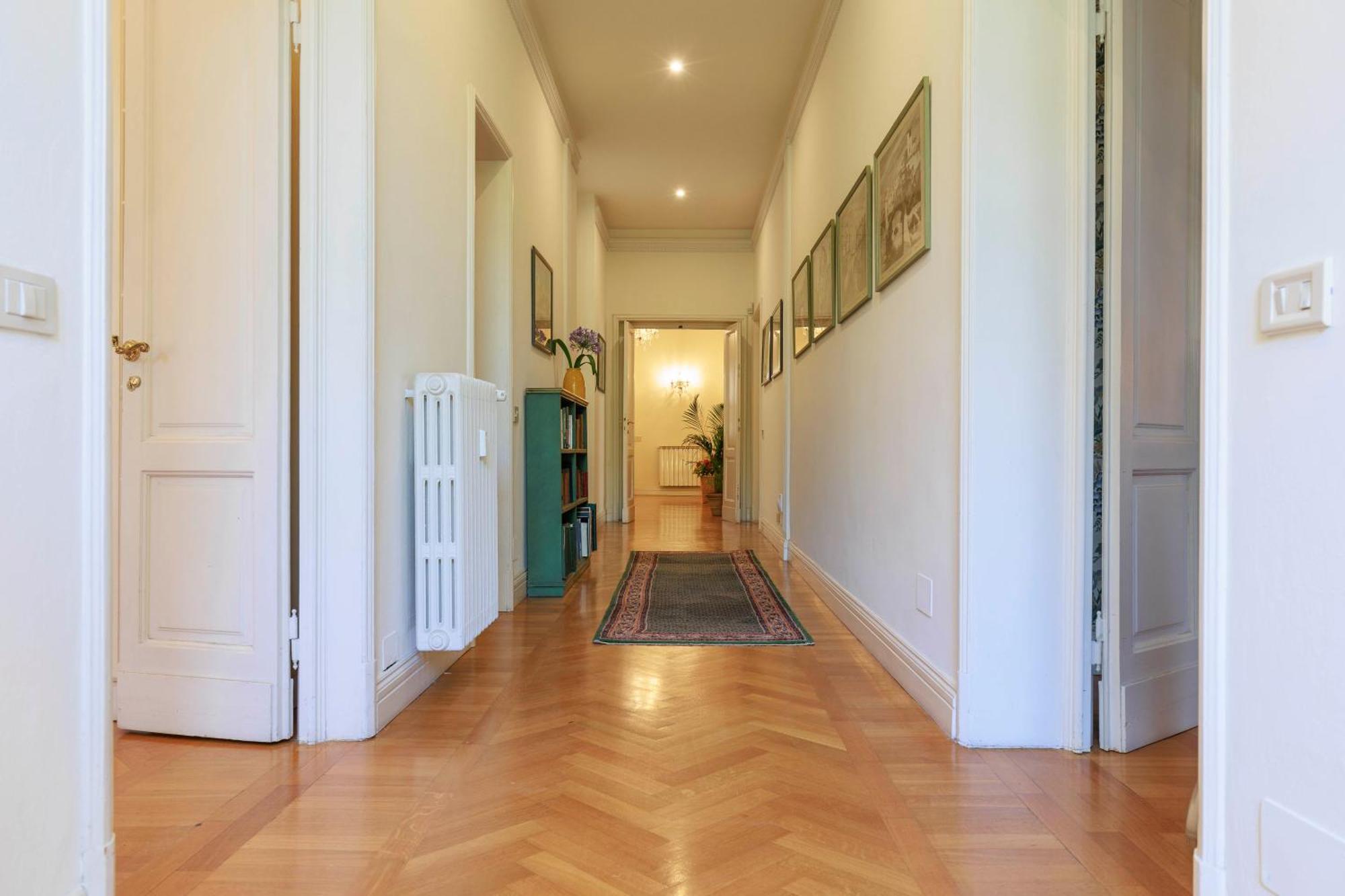 Huge With Private Garden Apartamento